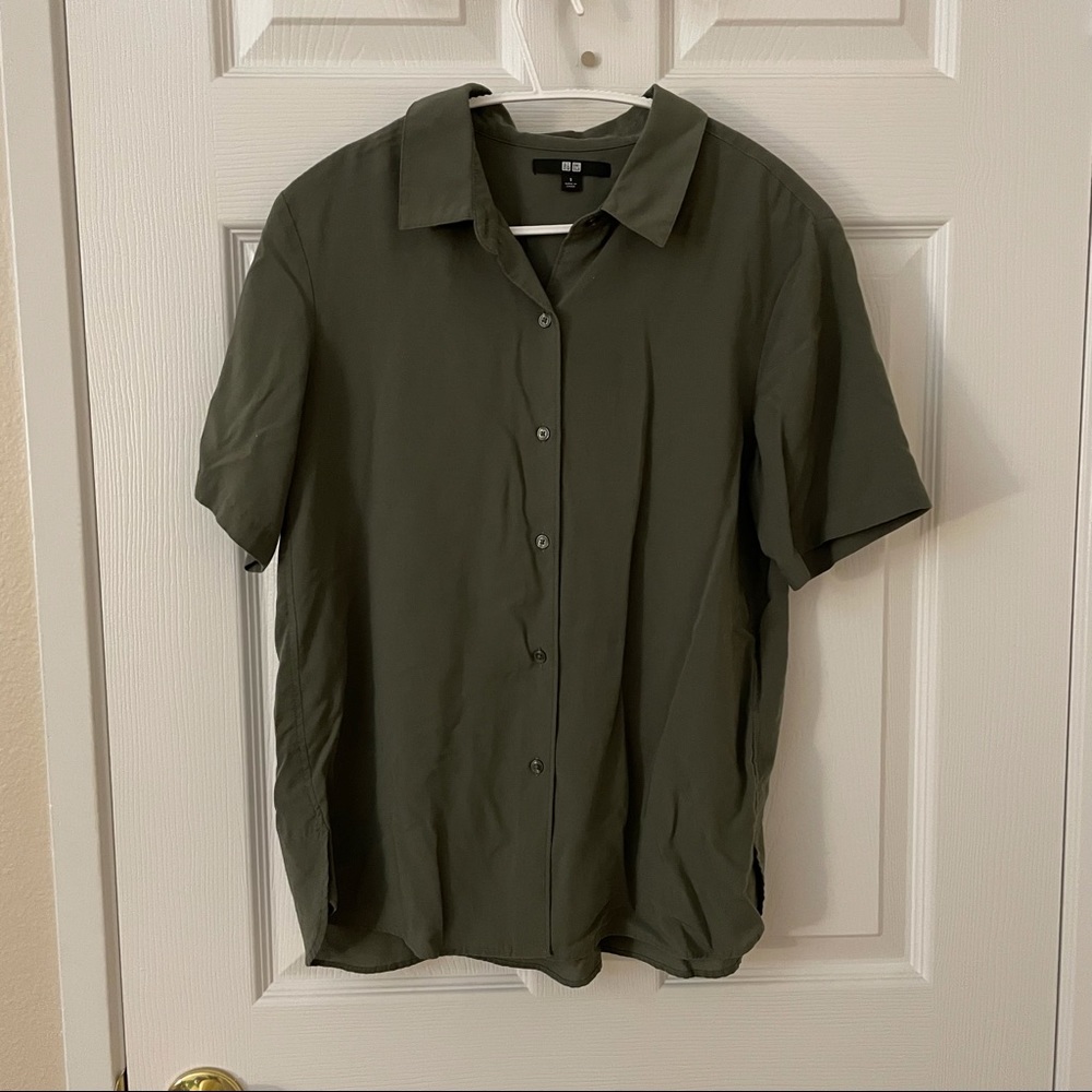 Uniqlo women flowy short sleeve blouse S